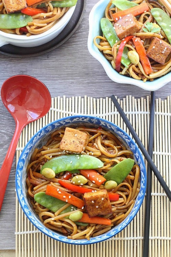 slow-cooker-vegetable-lo-mein-makes-the-perfect-easy-weeknight-meal3