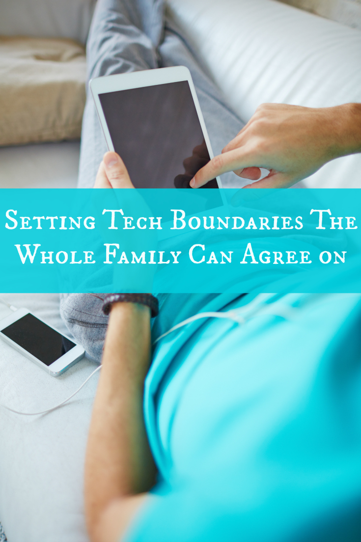 Are you looking for ways to simplify and enjoy life by setting technology boundaries for the whole family? Check out these friendly tips 
