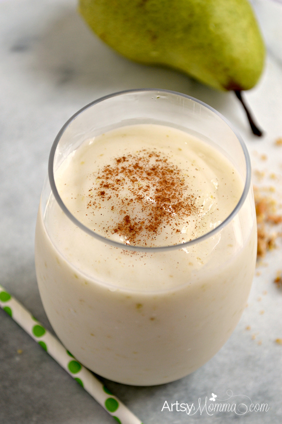 pear-smoothie-with-cinnamon-granola
