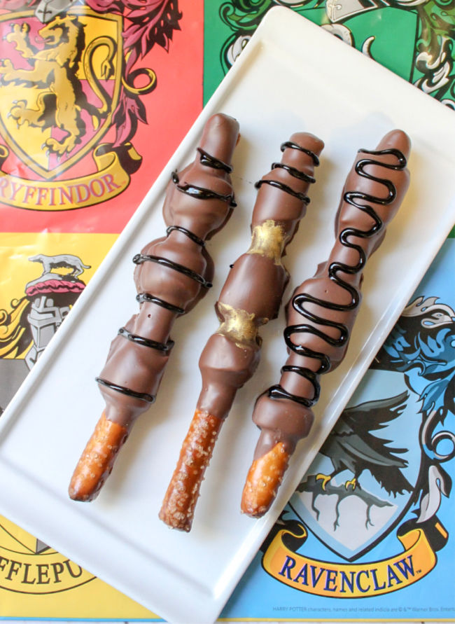 Magic Wand Pretzel Rods - Harry Potter Wands super easy kid-friendly treats for the potterhead in your life. Ideal for Harry Potter themed party or movie night. 