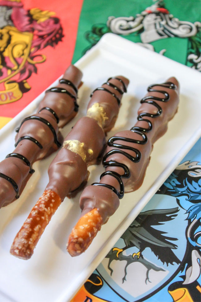 Magic Wand Pretzel Rods - Harry Potter Wands super easy kid-friendly treats for the potterhead in your life. Ideal for Harry Potter themed party or movie night. 